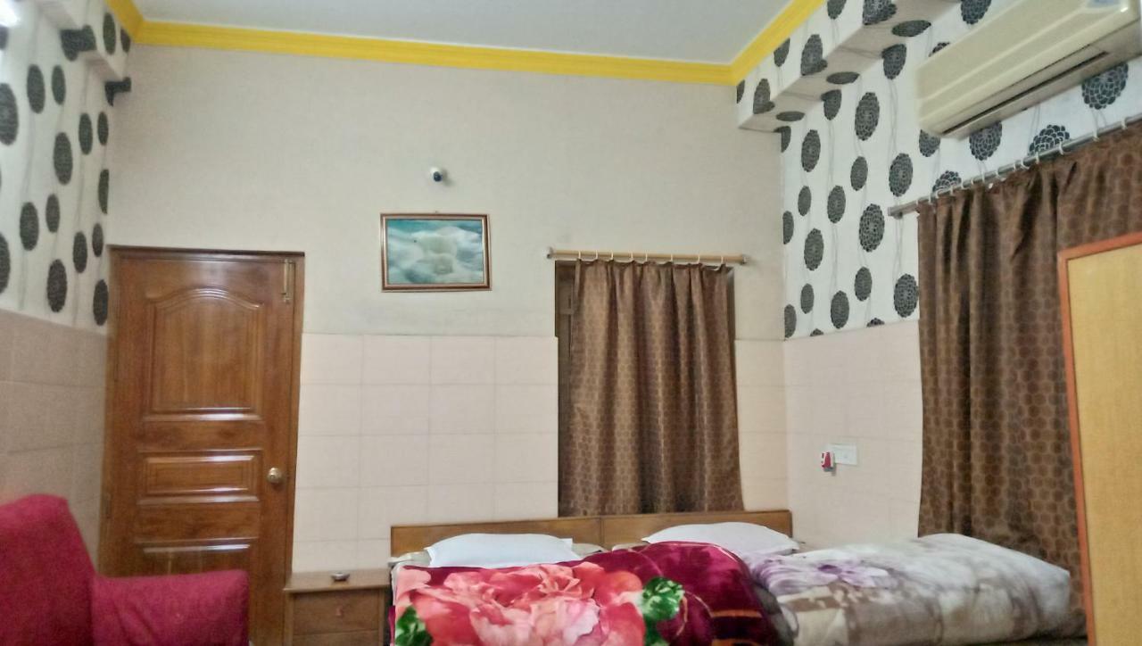 Hotel Surja Laxmi Raiganj Exterior photo